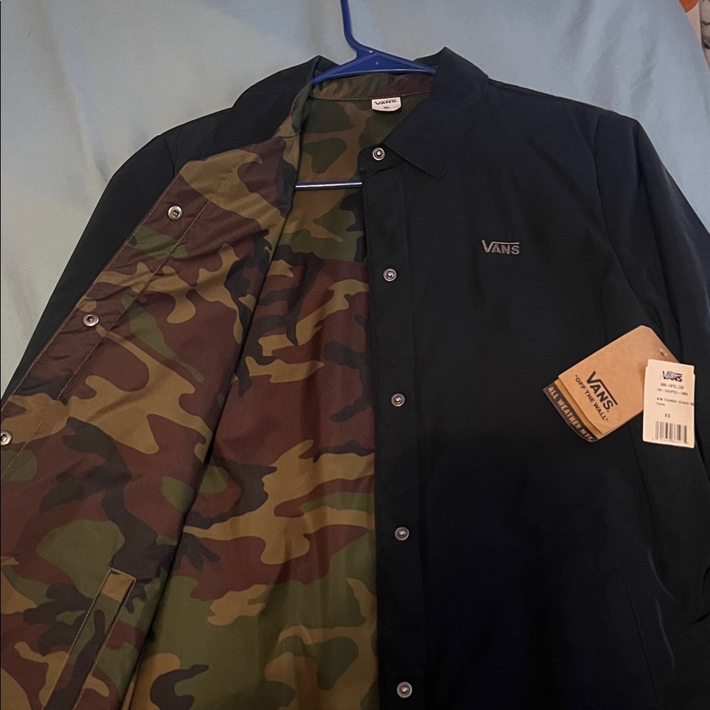 Vans Men's Black Jacket with Camouflage Interior